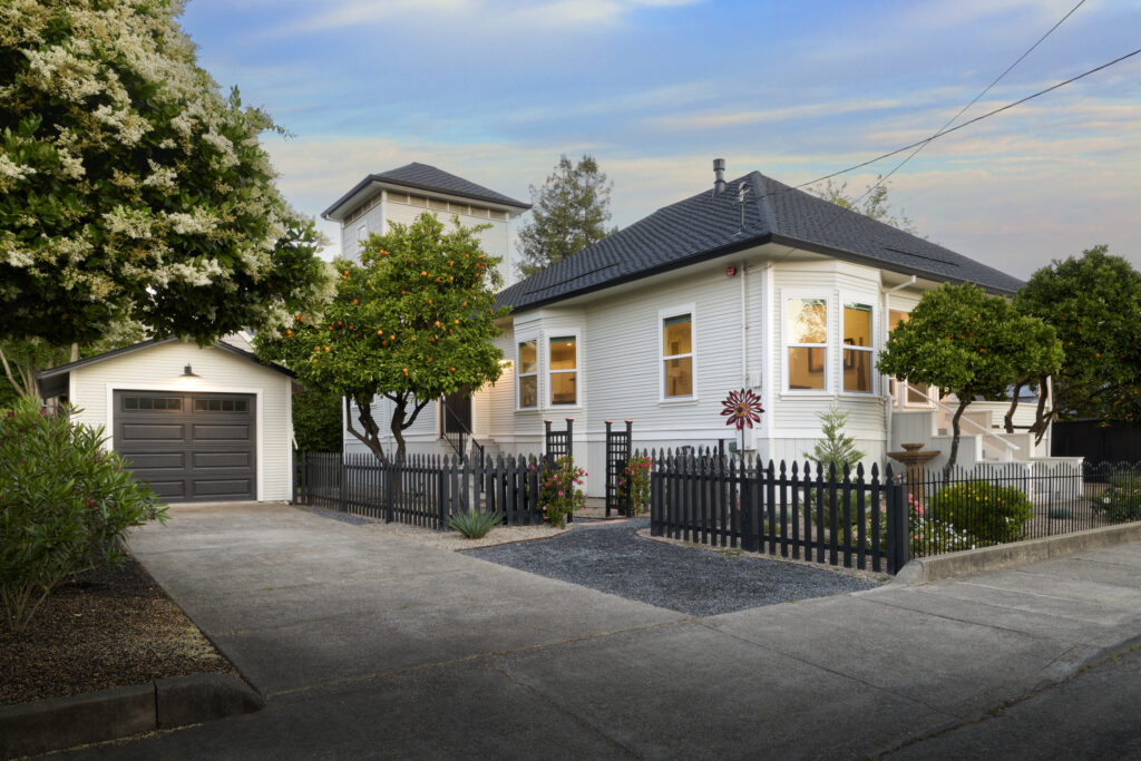 521 Prince Ave, Healdsburg, CA 95448